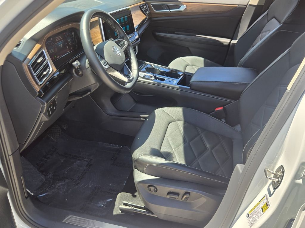 2024 Volkswagen Atlas - $25,700