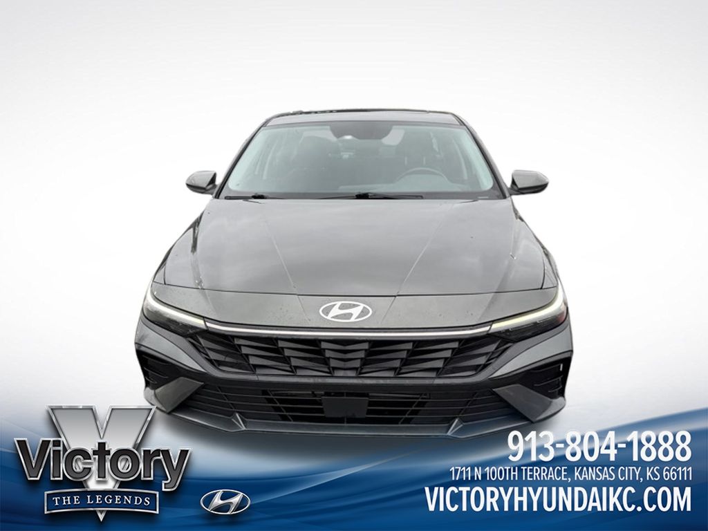 Used 2024 Gray Hyundai SEL image 2