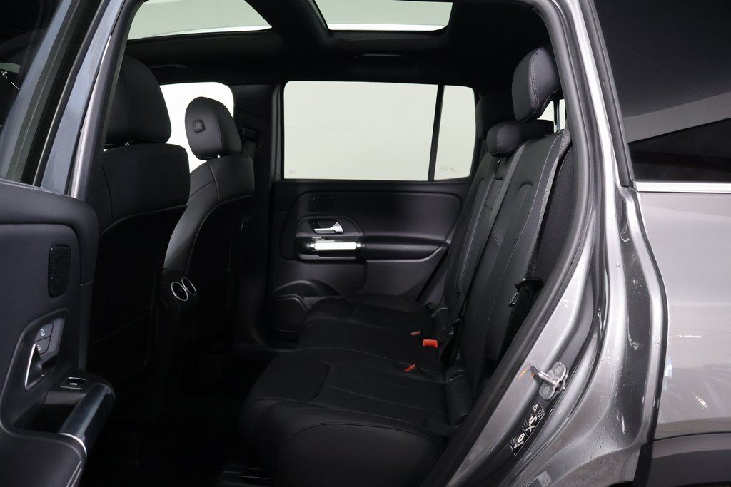 Thumbnail: 2026 Mercedes-Benz GLB - 6