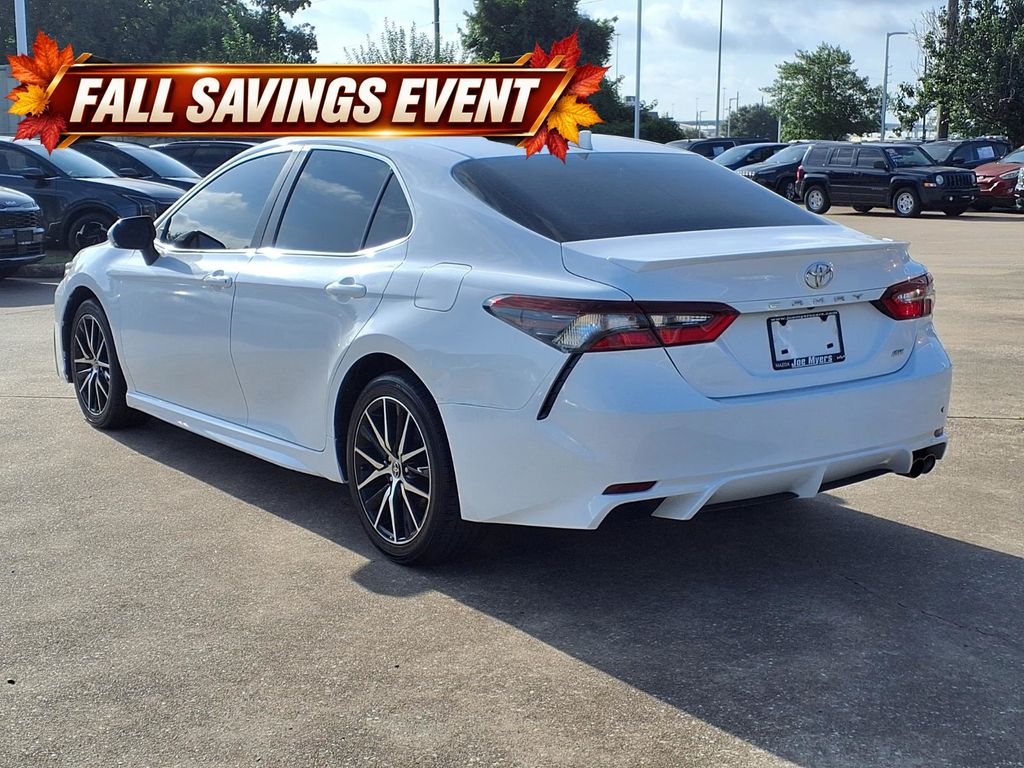 2024 Toyota Camry SE - 1