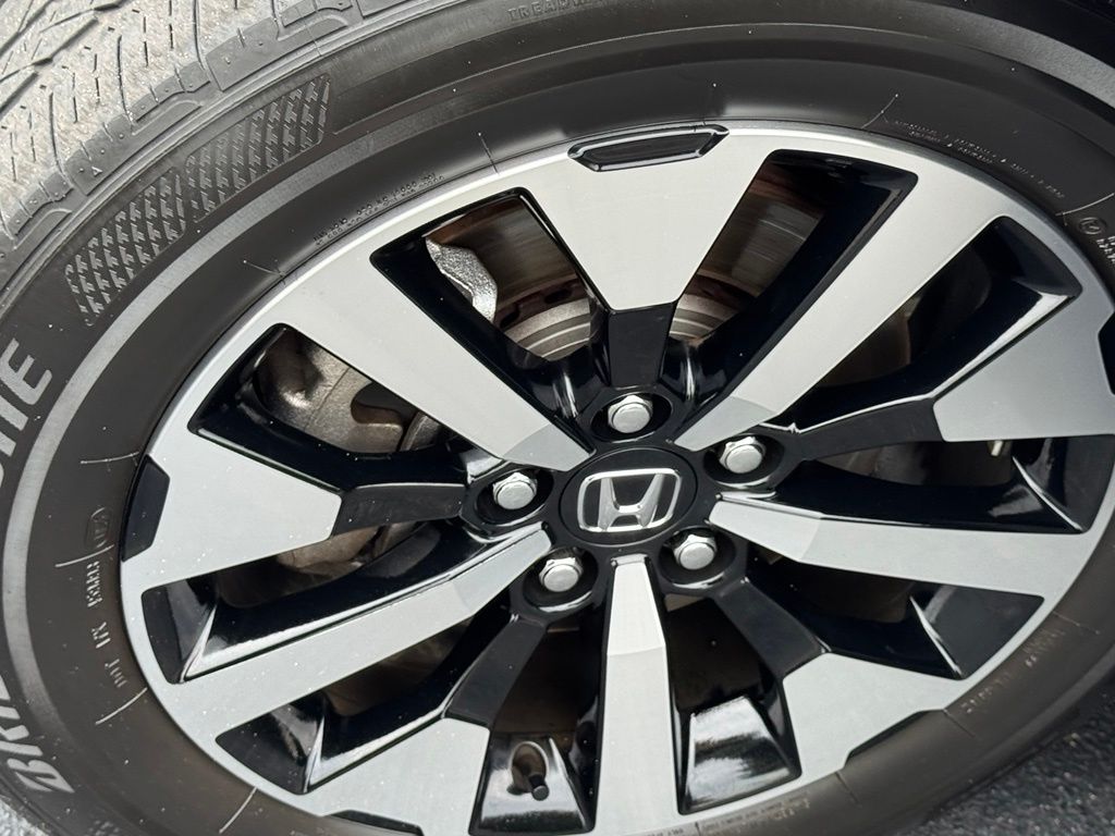 Used 2025 Honda Odyssey Van