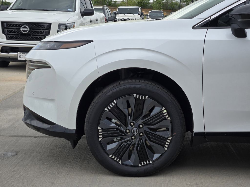 View vehicle photo 4