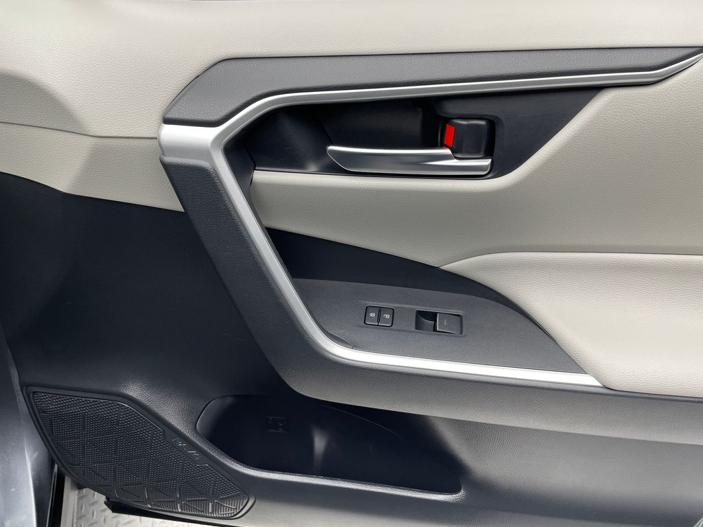Thumbnail: 2024 Toyota RAV4 - 15