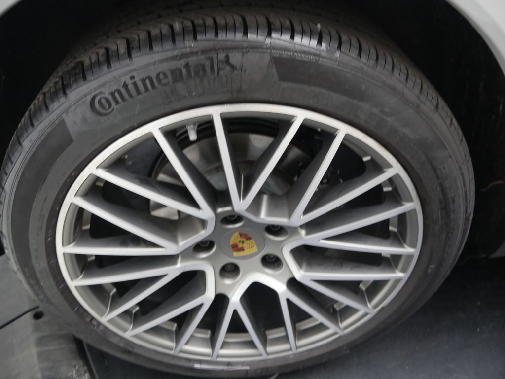 Thumbnail: 2023 Porsche Cayenne - 15