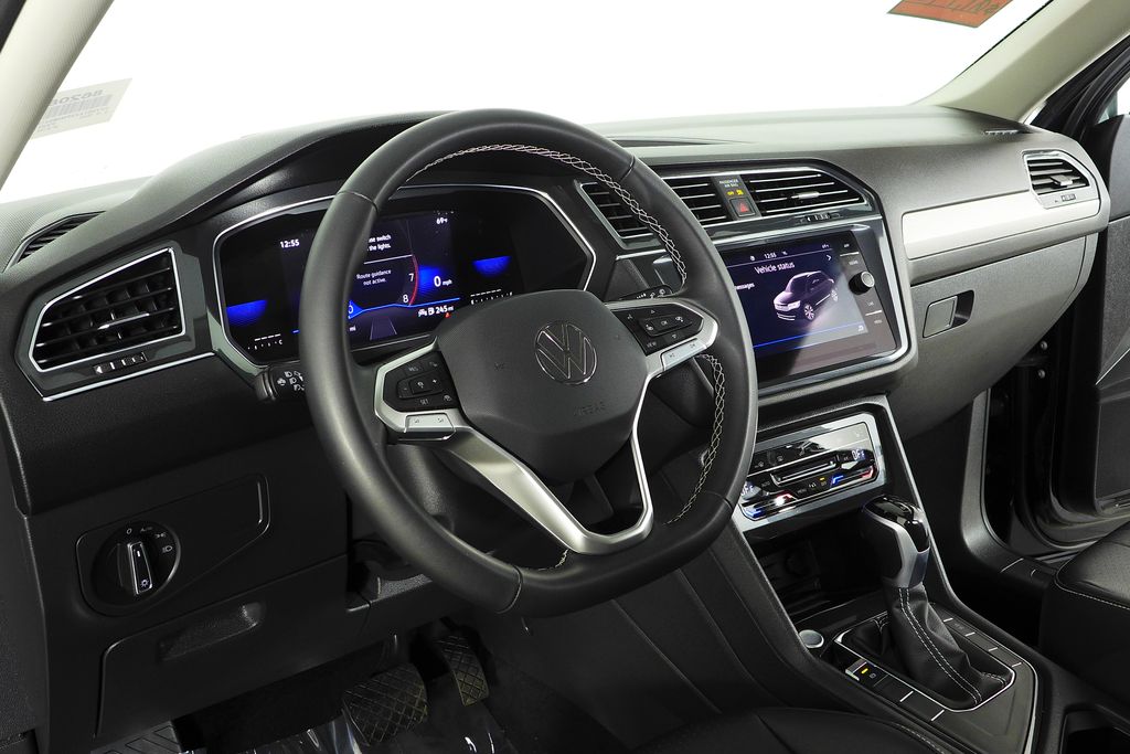 Thumbnail: 2023 Volkswagen Tiguan - 30