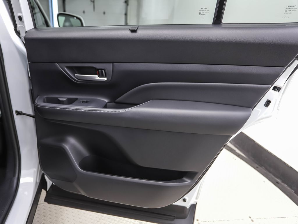 Thumbnail: 2024 Toyota Grand Highlander - 25