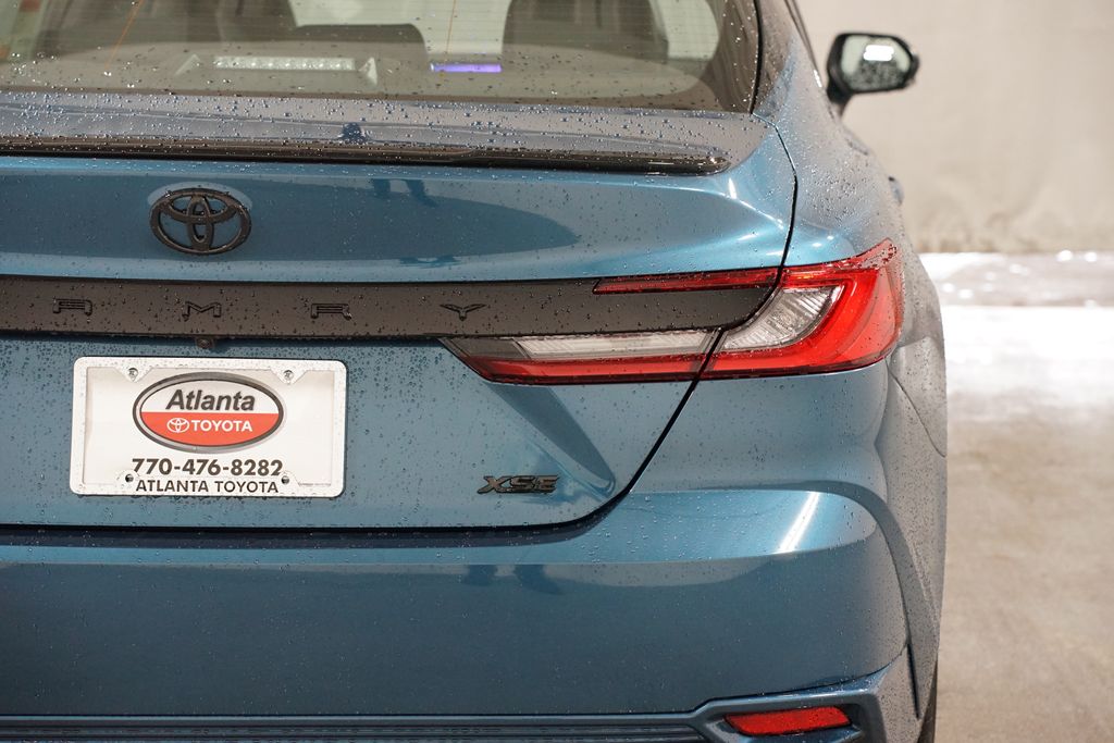 2025 Toyota Camry XSE 10