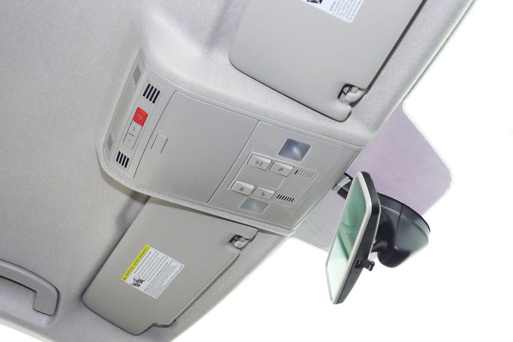 Thumbnail: 2018 Volkswagen Tiguan - 17