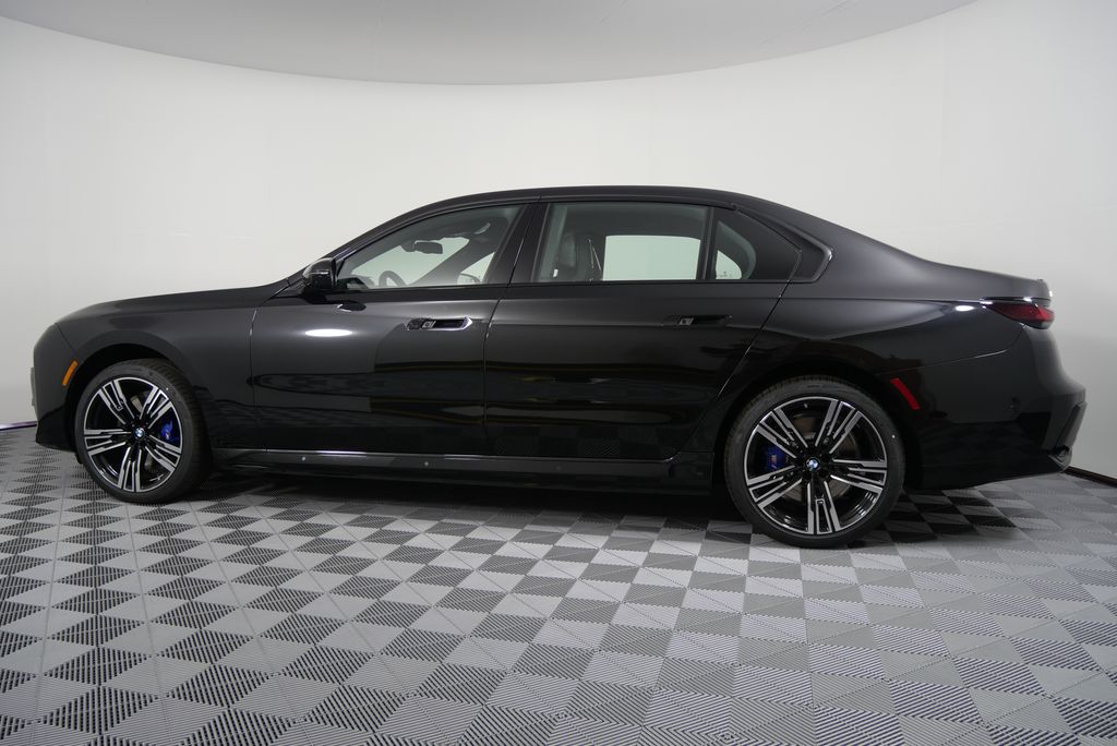 2025 BMW i7 xDrive60 8