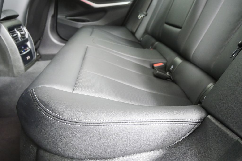 Thumbnail: 2024 BMW 3 Series - 15