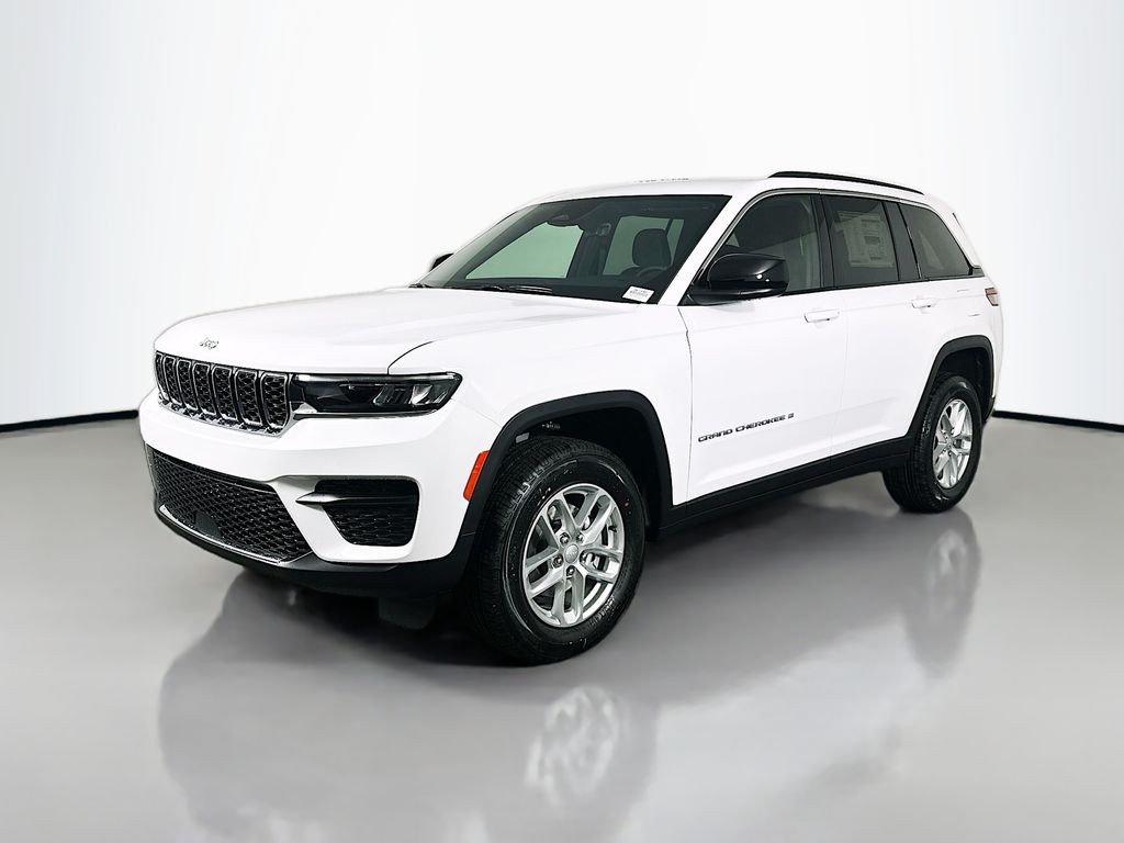 New 2026 White/off-white Jeep Laredo X image 3