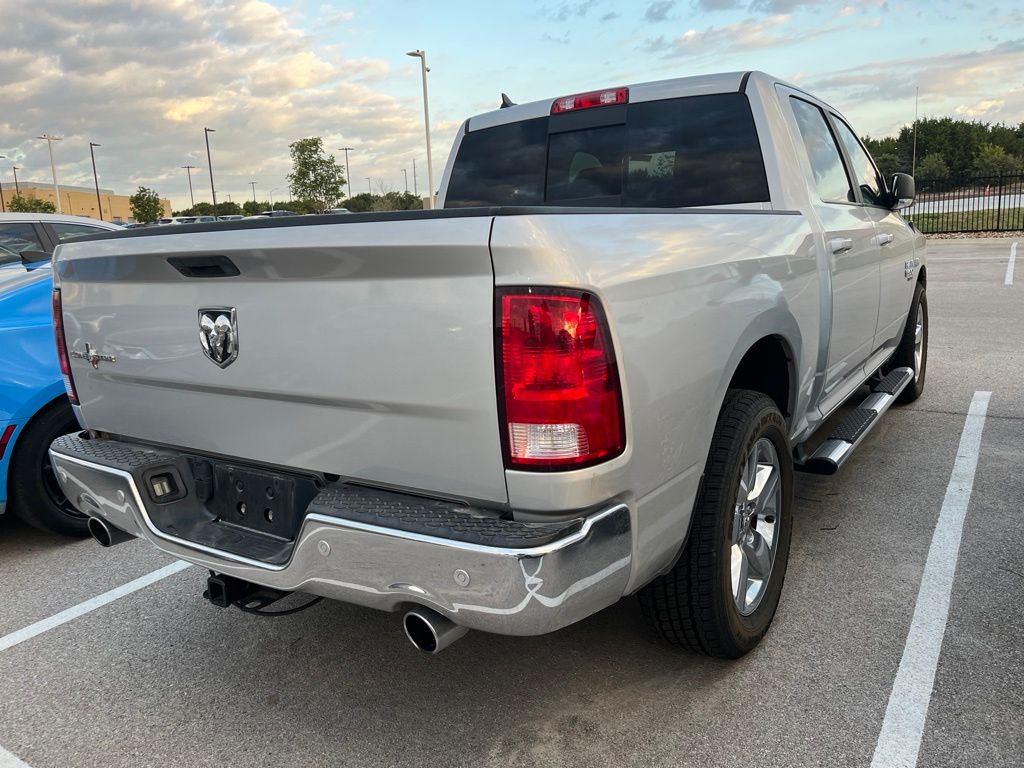 Thumbnail: 2019 RAM 1500 Classic - 3
