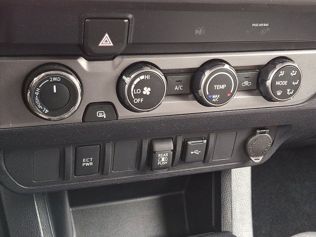 2020 Toyota Tacoma SR5 15
