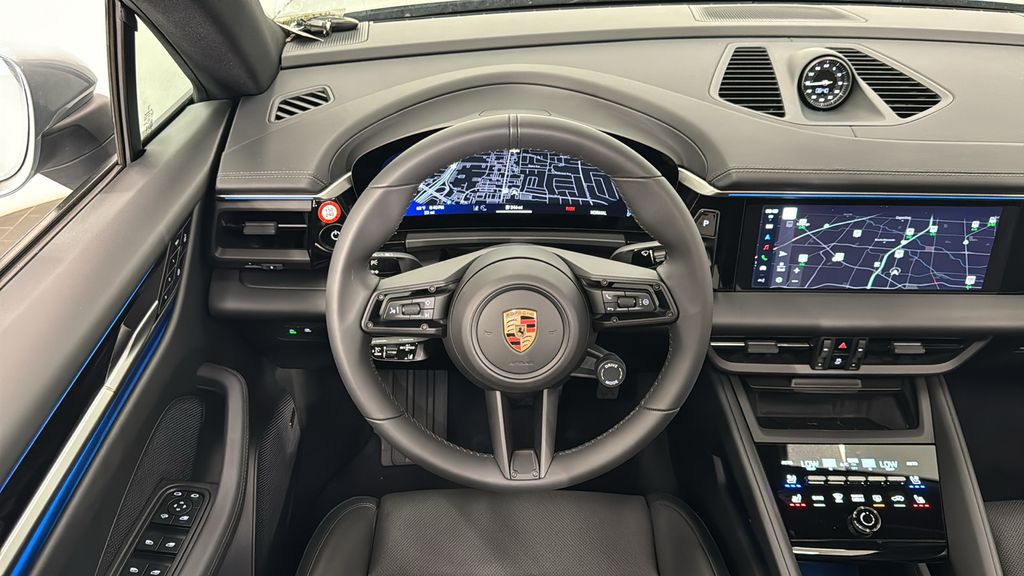 Thumbnail: 2025 Porsche Macan - 17
