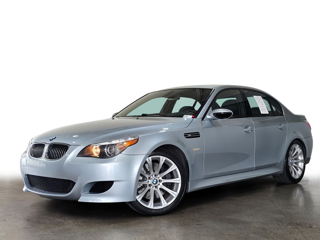 Silverstone Silver Metallic 2006 BMW M5 RWD Sedan Rear-Wheel Drive 7-Speed Manual