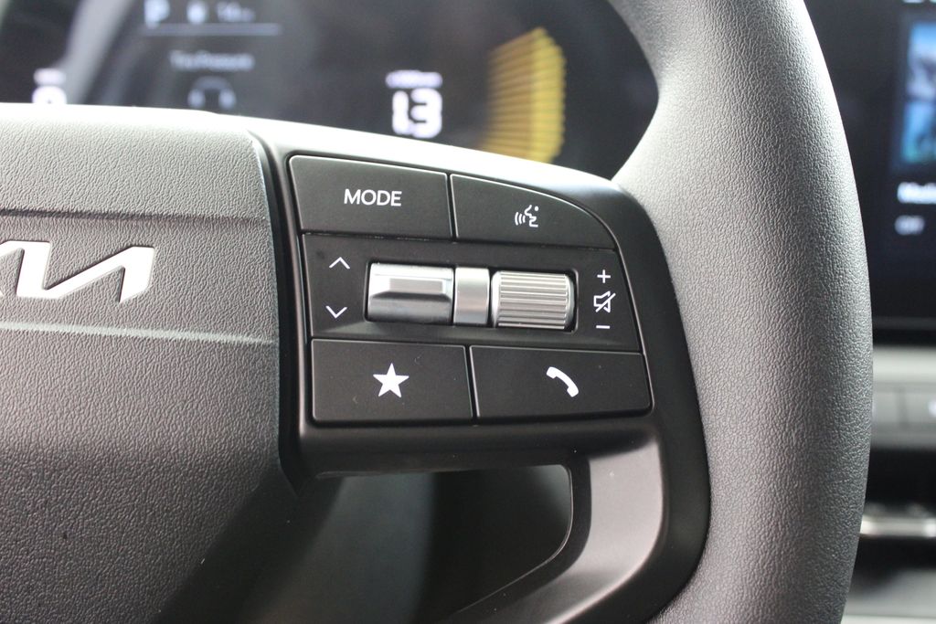 used 2025 Kia K4 car