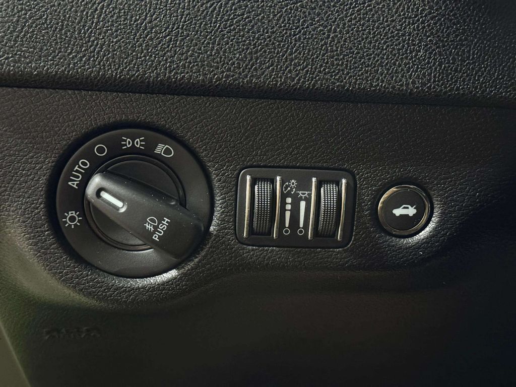 Used 2023 Sublime Metallic Clearcoat Dodge R/T Scat Pack image 8