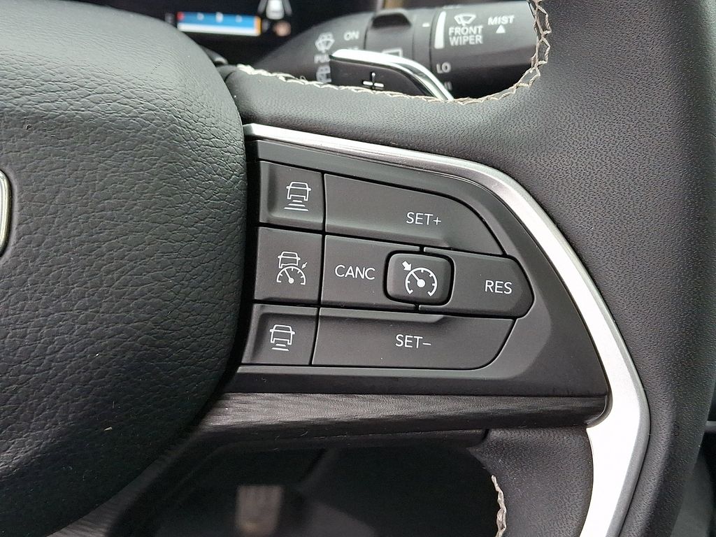 Thumbnail: 2023 Jeep Grand Cherokee - 22