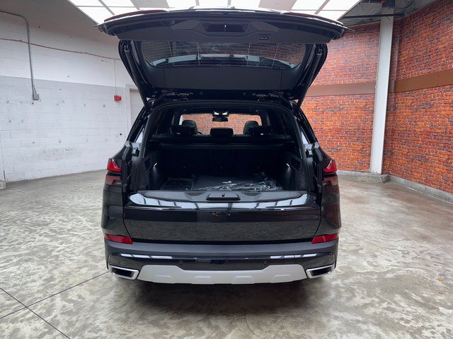 Used 2025 Black BMW xDrive50e image 26