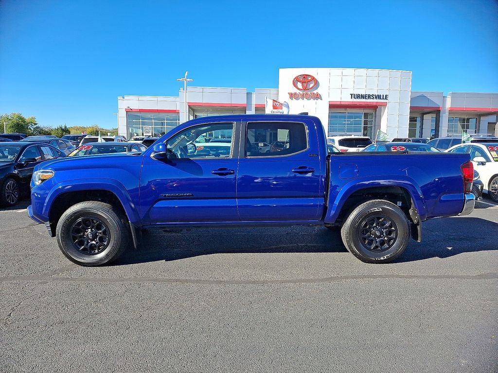 Thumbnail: 2022 Toyota Tacoma - 7