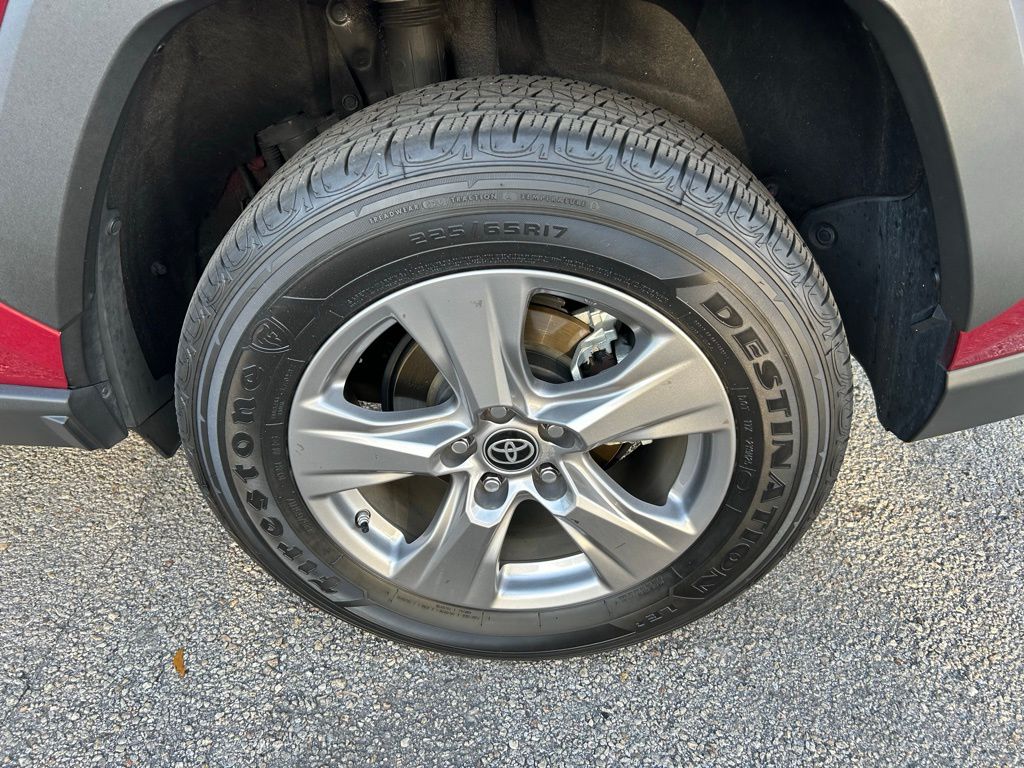 Thumbnail: 2024 Toyota RAV4 - 9