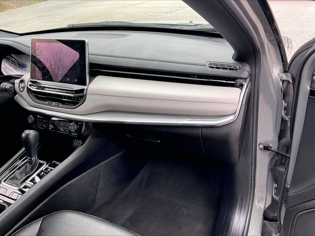 2024 Jeep Compass — photo 12