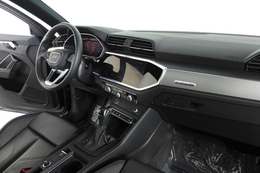 Thumbnail: 2023 Audi Q3 - 13