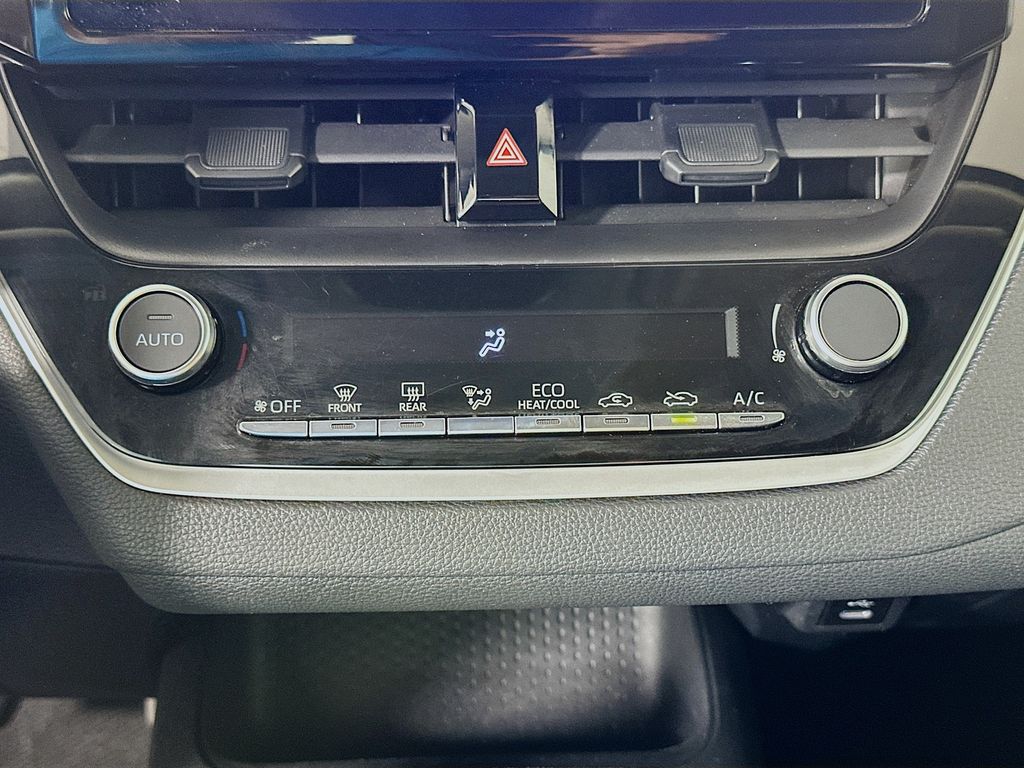 2024 Toyota Corolla LE 15