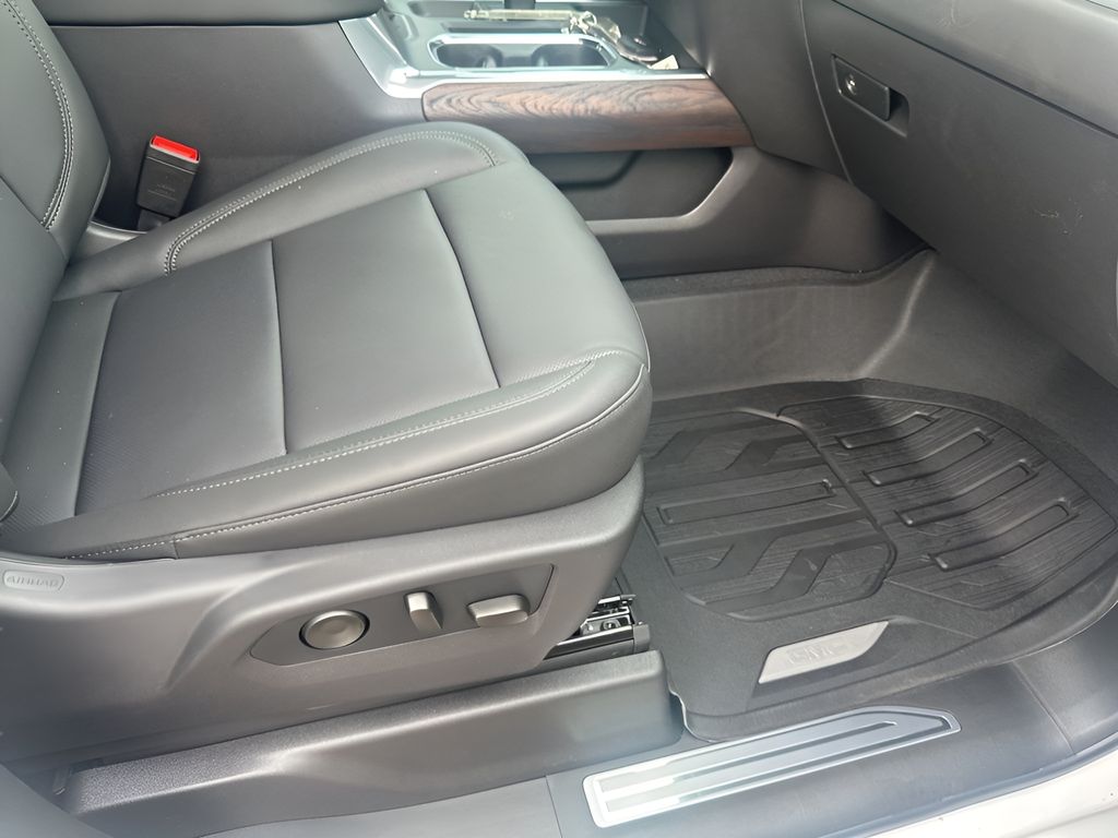 New 2026 White GMC SLT image 16