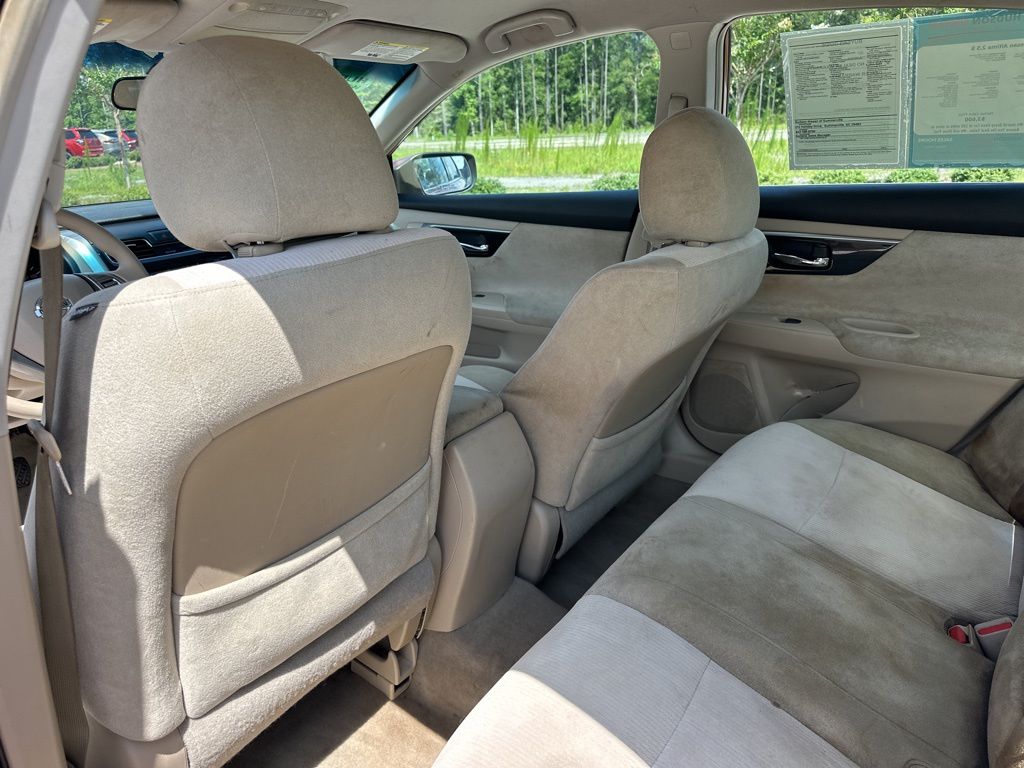 2013 Cayenne Red Metallic Nissan Altima 2.5 S FWD Sedan
