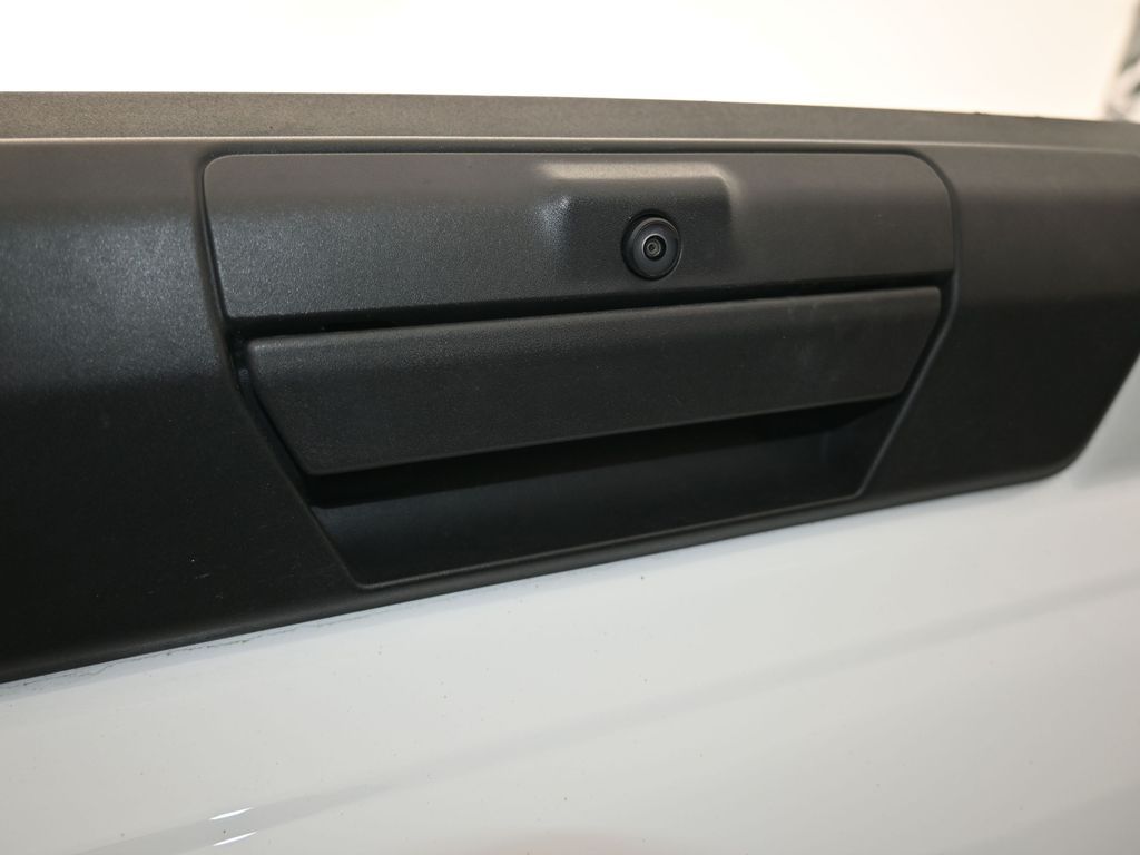 Used 2025 Oxford White Ford XLT image 37