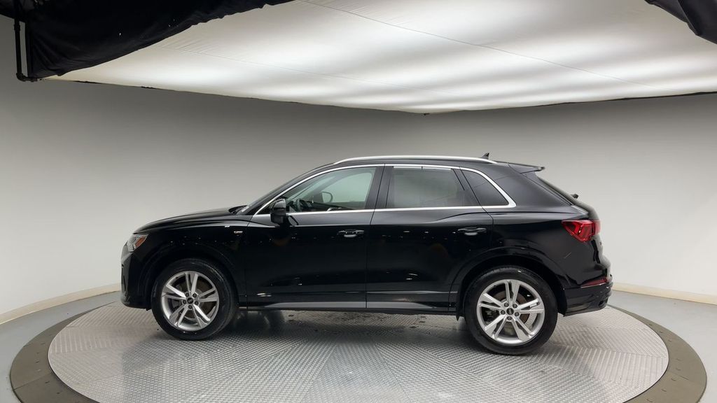 Thumbnail: 2021 Audi Q3 - 5