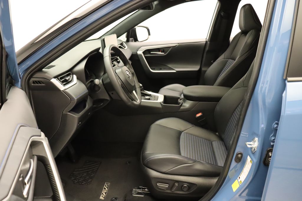 Thumbnail: 2023 Toyota RAV4 - 14