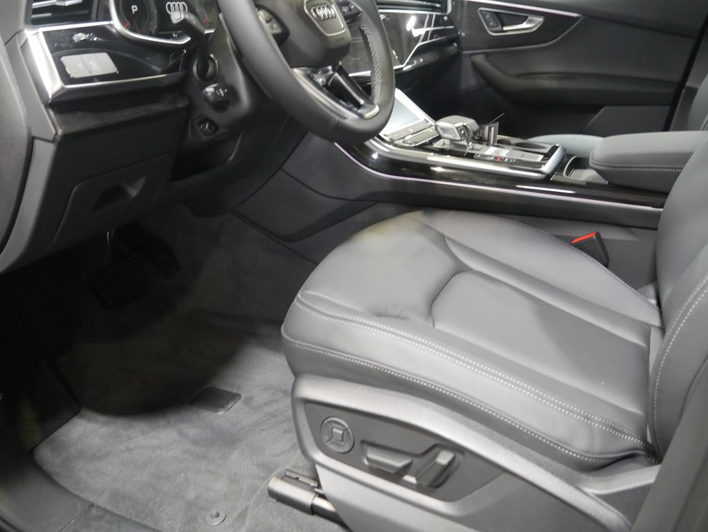 Thumbnail: 2026 Audi Q7 - 17