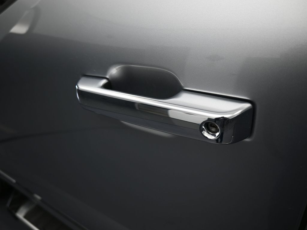 Used 2024 Silver Metallic Ford XLT image 42