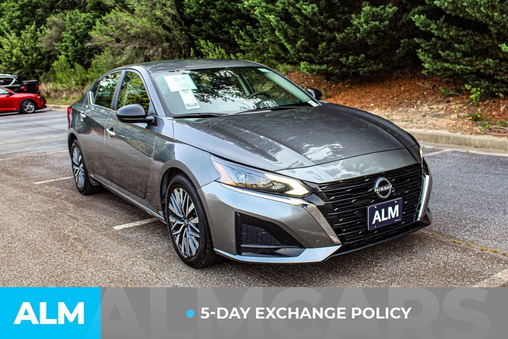 Used 2025 Gray Nissan 2.5 SV image 4
