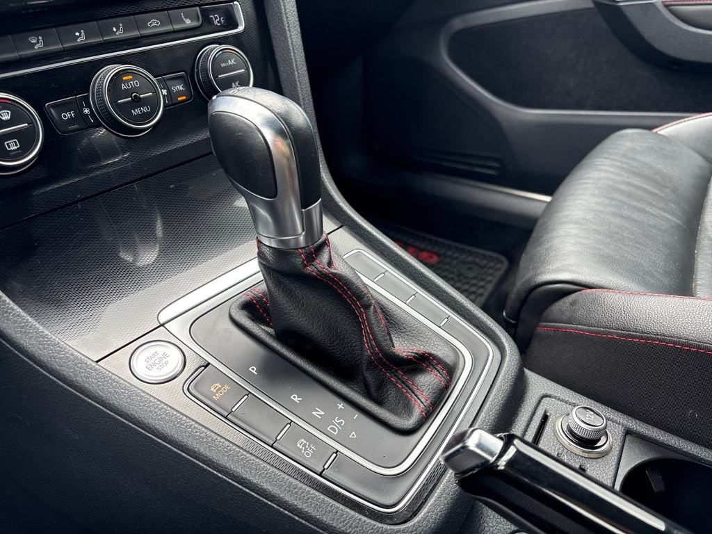 2015 Deep Black Pearl Volkswagen Golf GTI Autobahn FWD Hatchback