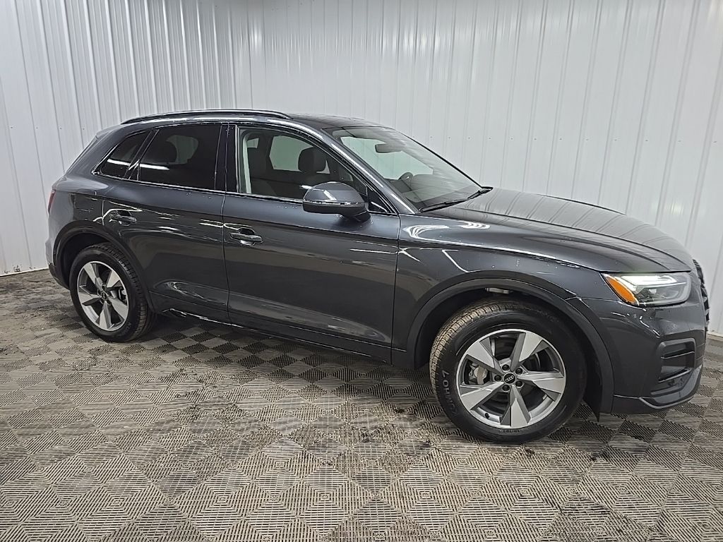 2025 Audi Q5 quattro Premium 40 TFSI