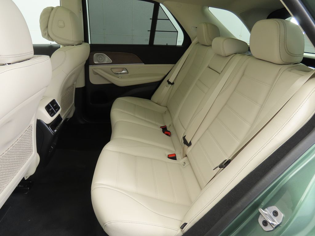 Thumbnail: 2026 Mercedes-Benz GLE - 21