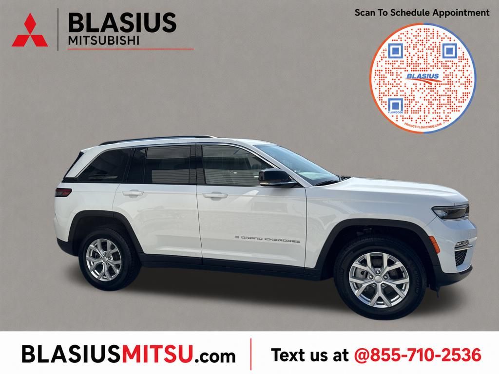 Bright White Clearcoat 2023 Jeep Grand Cherokee SUV / Crossover Four-Wheel Drive 8-Speed Automatic