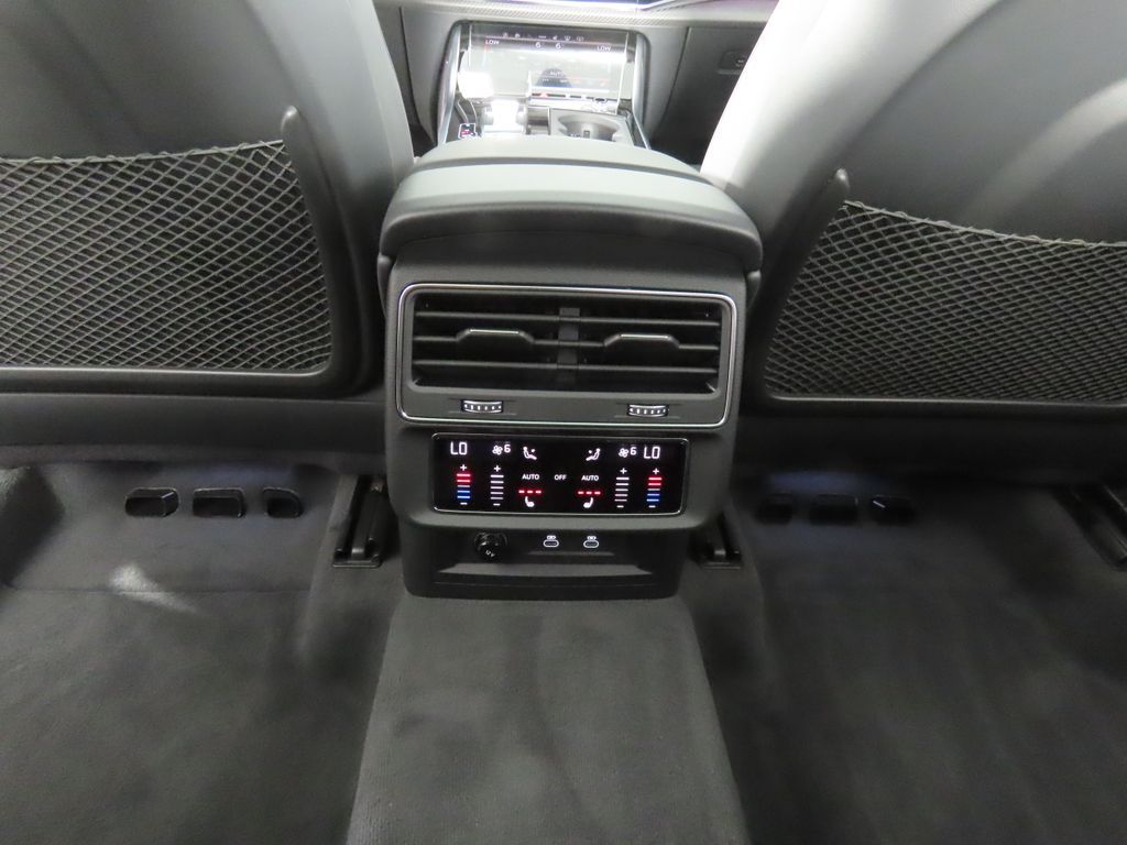 Thumbnail: 2026 Audi Q7 - 25