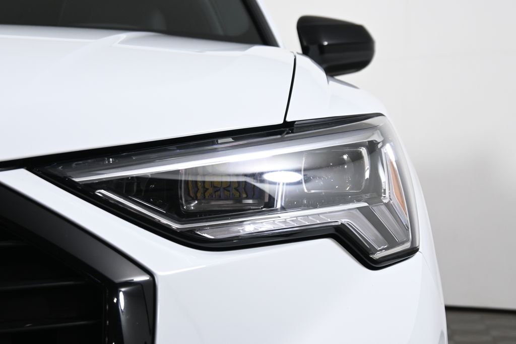 Thumbnail: 2025 Audi Q3 - 11