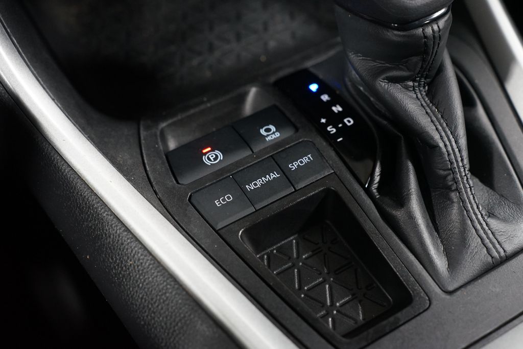 Thumbnail: 2023 Toyota RAV4 - 22