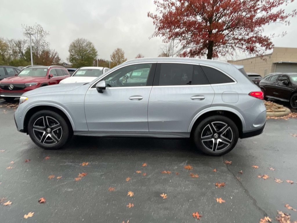 2025 Mercedes-Benz GLC 350 8