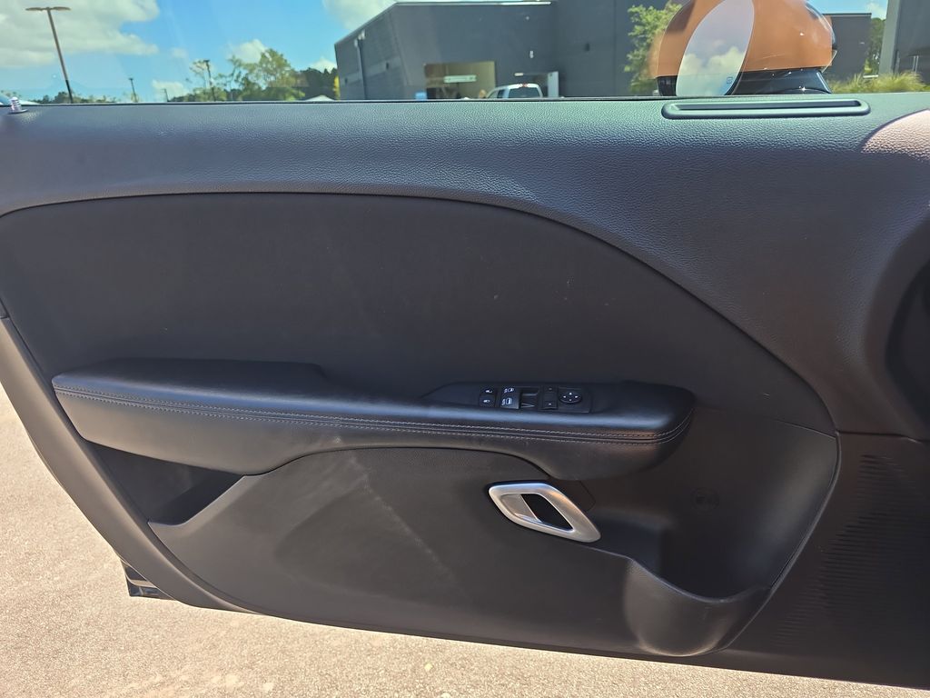 2022 Pitch Black Clearcoat Dodge Challenger R/T RWD Coupe