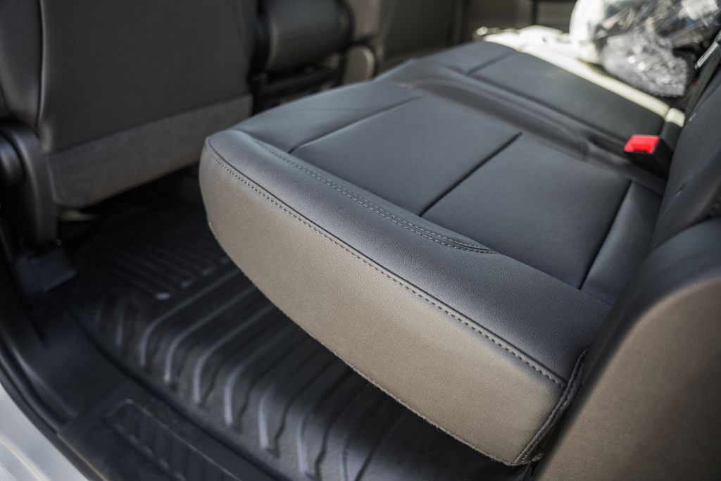 ChevroletSilverado 3500HD34