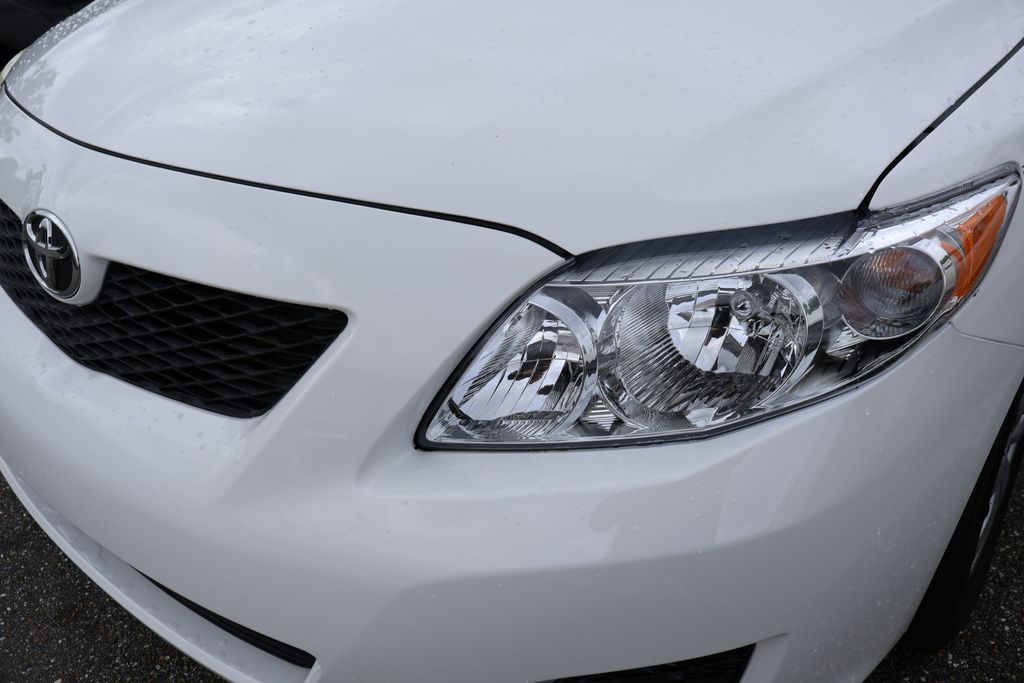 Thumbnail: 2010 Toyota Corolla - 3