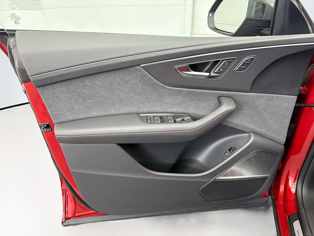 Thumbnail: 2026 Audi SQ8 - 24