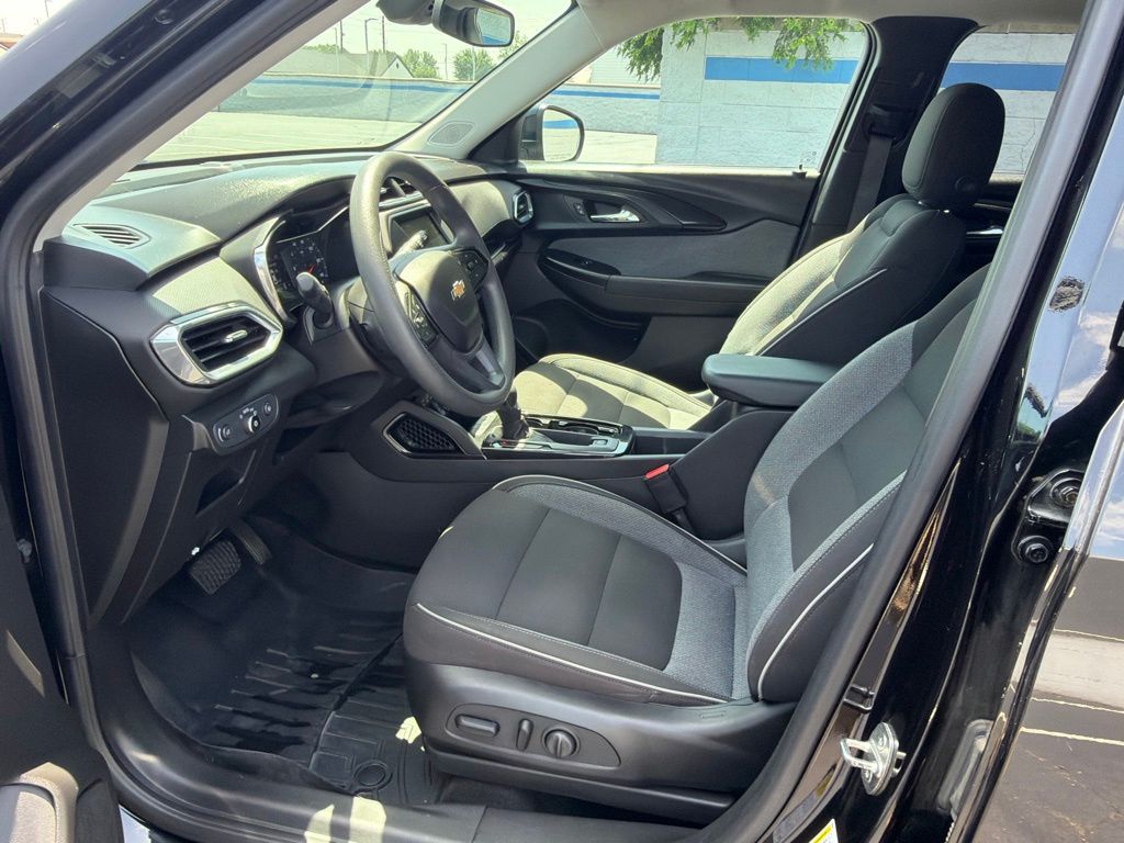 Thumbnail: 2022 Chevrolet TrailBlazer - 16