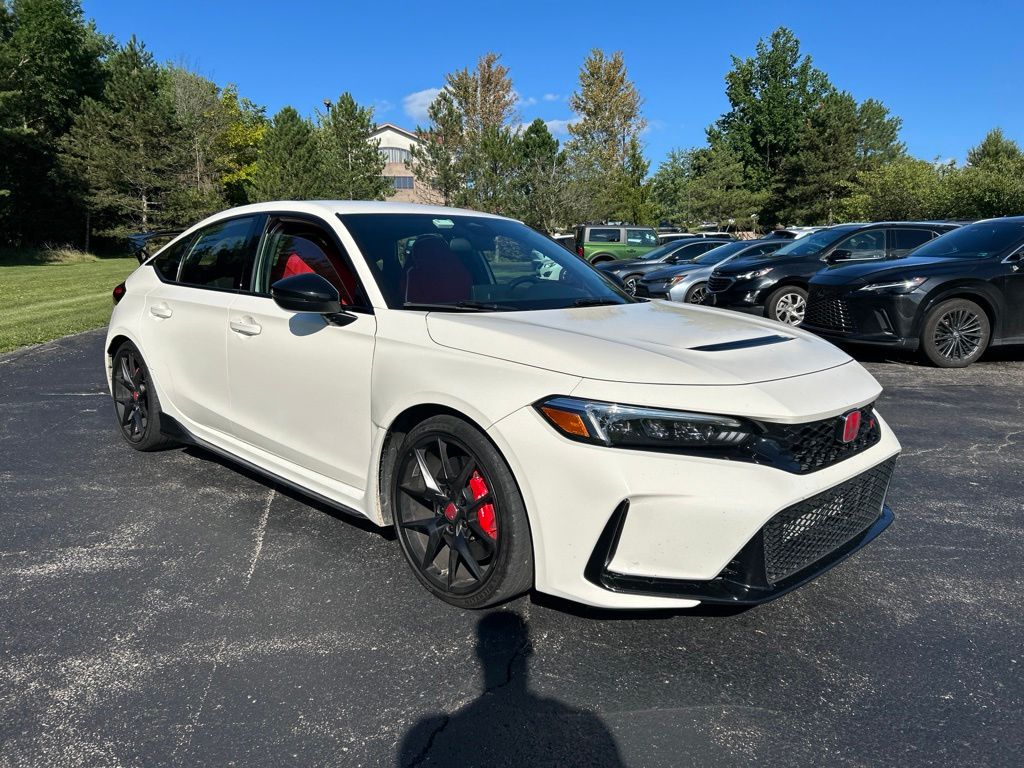 Championship White 2024 Honda Civic Type R Hatchback Front-Wheel Drive 6-Speed Manual
